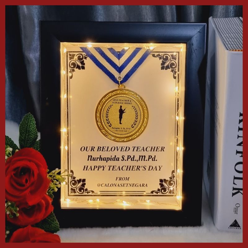 Frame Medali Custom / Hadiah Wisuda / Kado Ulang Tahun