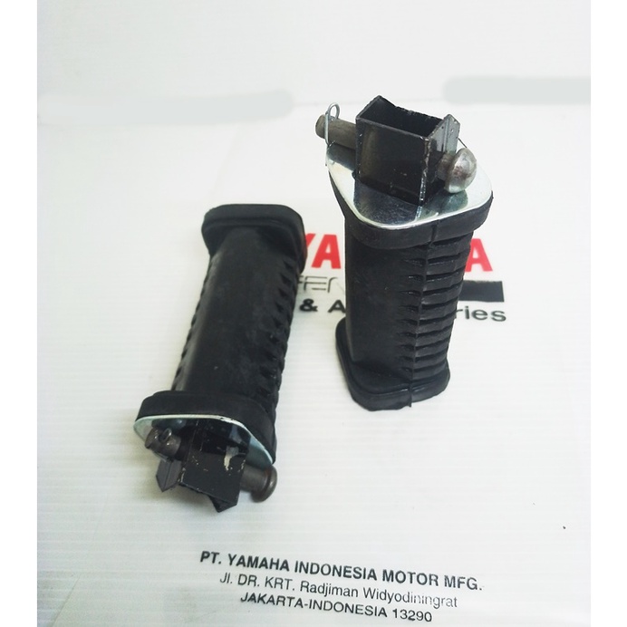 Karet Footstep Footrest Belakang Set Yamaha F1ZR FIZR F1Z FIZ R F1 RX King RXK Vega Lama Crypton