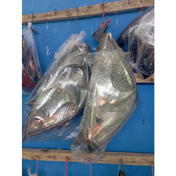 HEADLAMP TOYOTA INNOVA 2005-2010