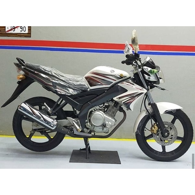 Batok Lampu Depan Yamaha VIXION NEW 2012 Batok Kepala depan Yamaha VIXION NEW 2012