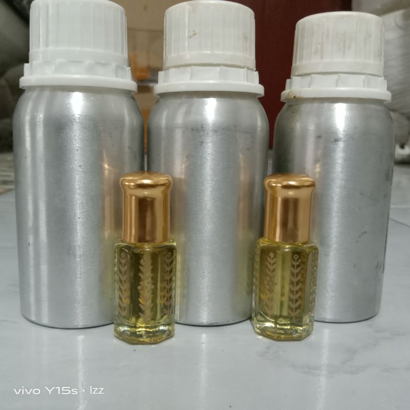 Minyak bibit cendana asli sulingan 6 mili