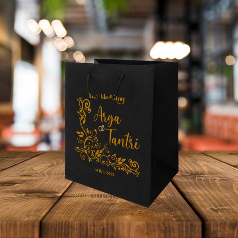 

Paperbag 18x12x22 Hitam Sablon / Paperbag Polos Hitam / Paperbag Hitam / Tas Kertas / Paperbag Sablon Custom