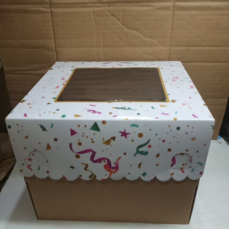 

Kotak Dus Box Kue Jendela Motif Confetti 25 x 25 x 20 cm