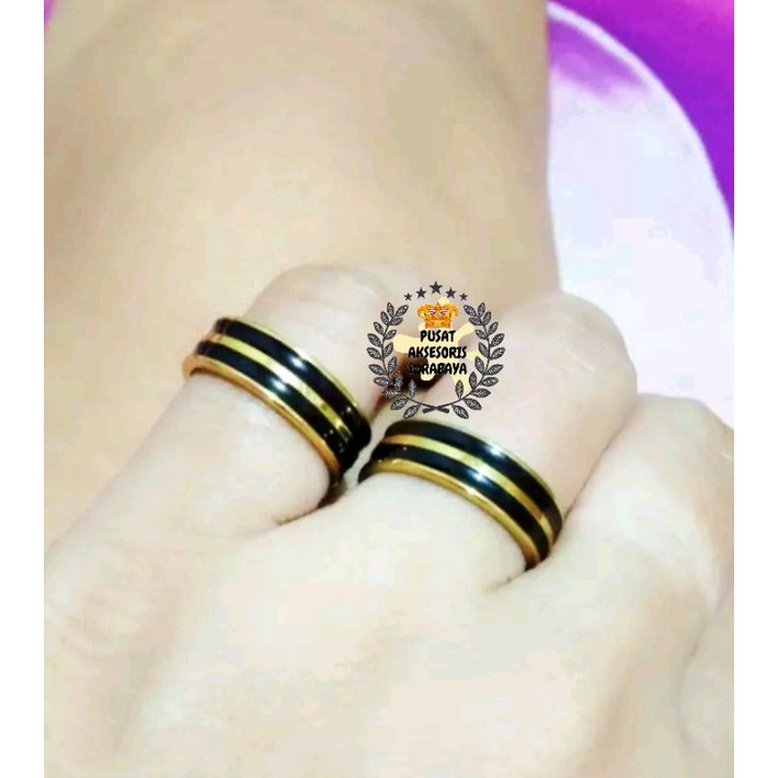 CINCIN TITANIUM HITAM LIST GOLD 2 RING CEWEK COWOK TERBARU