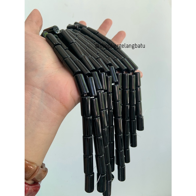 sangat cantik untuk gelang dan kalung panjang 2cm x 0,8cm Harga 9.900 / 1 string isi kurleb 16buah bahan : glass / kaca panjang -/+ 33cm/untai  MOHON TAMBAHKAN BUBBLEWRAP UNTUK PACKING AMAN HANYA 900 PERAK