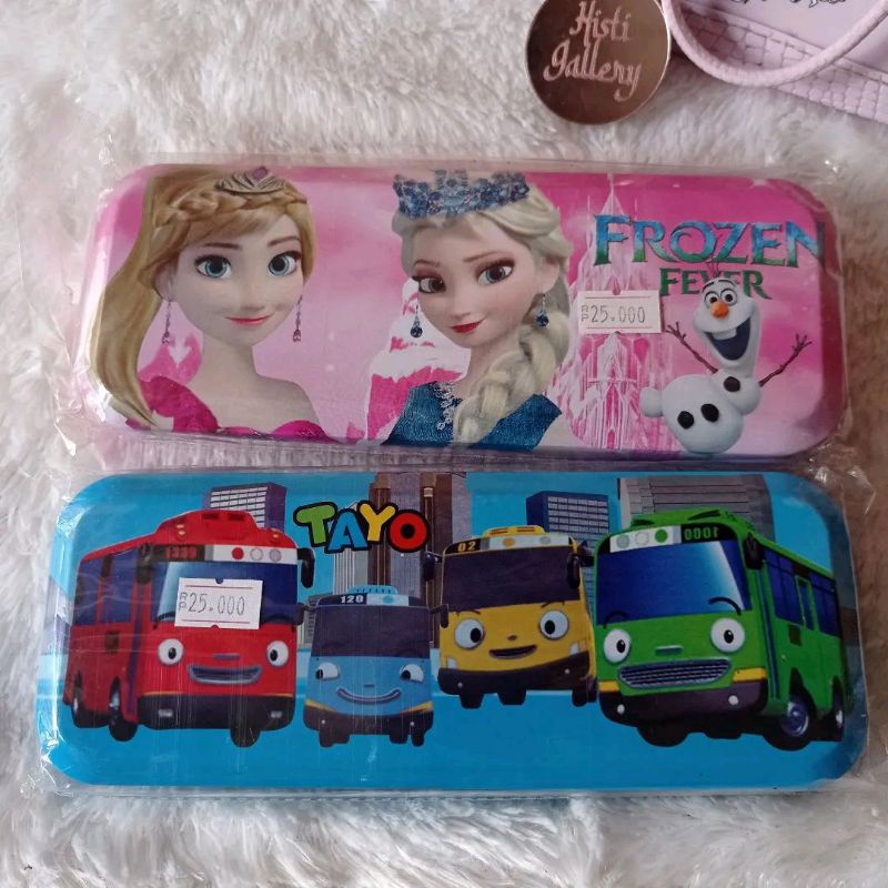 

Tempat Pensil Kaleng Karakter Tayo/Frozen