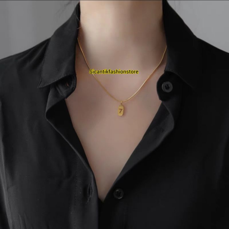 KALUNG TITANIUM WANITA LIONTIN ANGKA 7 TRENDING ASLI TITANIUM ANTI KARAT SELAMANYA KALUNG TITANIUM FASHION STYLE WANITA KOREA KEKINIAN KALUNG WANITA BANDUL ANGKA 7 KALUNG TITANIUM BULAT KECIL GOLD LIONTIN ANGKA 7