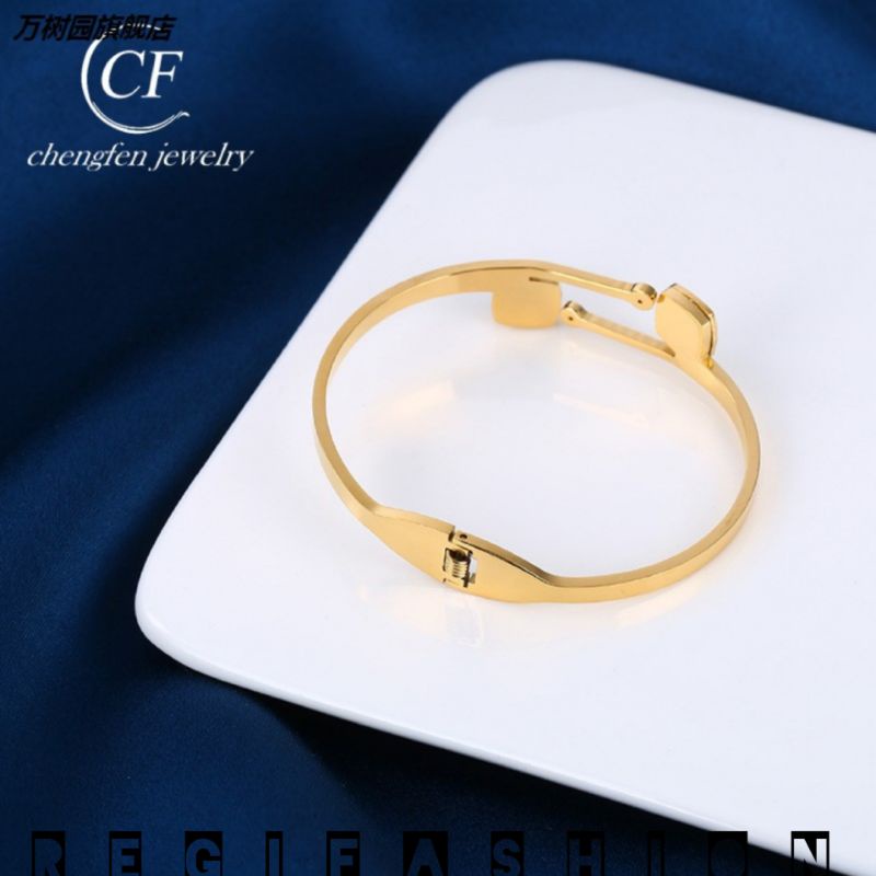 Gelang Bangle Kotak Clover Hitam Gelang Wanita Korea Premium Titanium Anti Karat Tidak Luntur