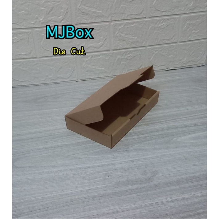 

Kardus uk. 17x10x3 cm....Die Cut karton box untuk Kotak Aksesoris dll model box pizza