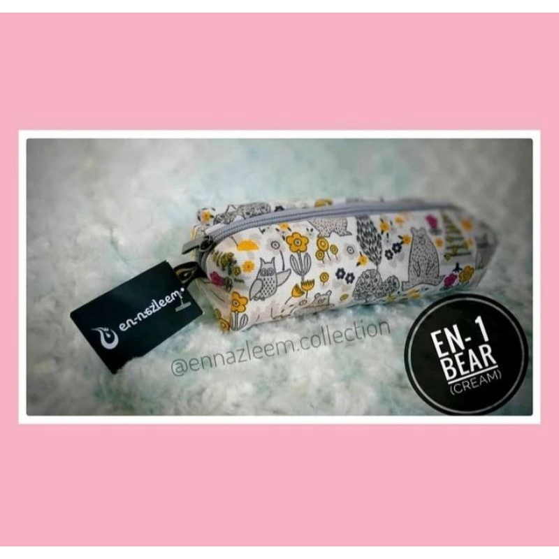 

Kotak Pensil Motif