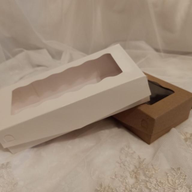 

kotak putih mika berlaminasi 22x10x5 - putih kotak