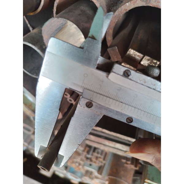 pipa besi seamless od 8mm / 4mm tebal 2mm panjang 100cm