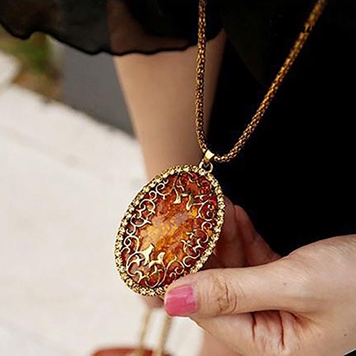 Kalung Rantai Panjang Dengan Liontin Amber Hollow Gaya Vintage Untuk Wanita