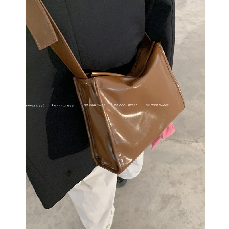 Suhao tas pesta mahasiswa kapasitas besar wanita 2022 baru trendi fashion retro tote bag all-match ins one-shoulder messenger bag