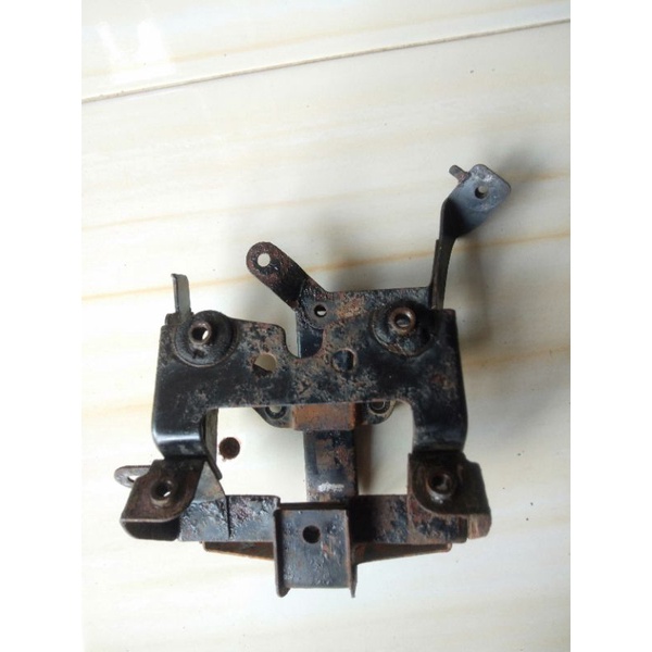 tempat aki dudukan aki vario110 karbu (bukan techno)