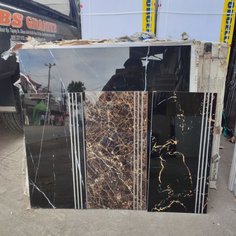 granit anak tangga 30x60 glossy