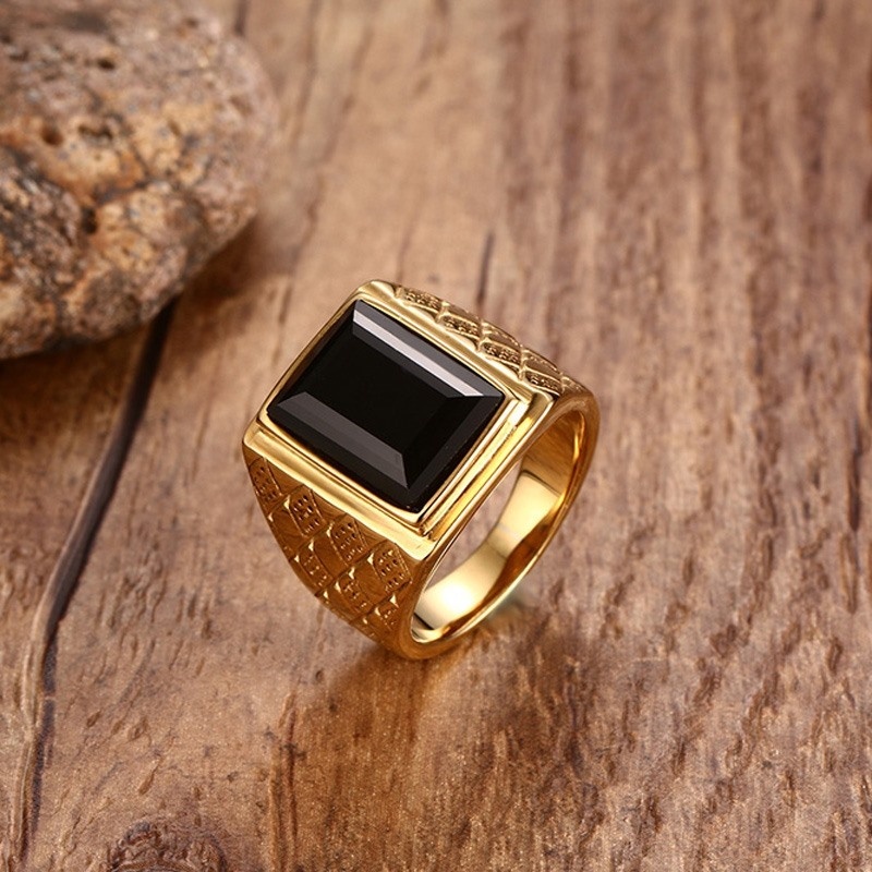 Cincin Pria Bahan Stainless Steel Hias Batu Hitam Dan Zirkon Besar Gaya Kasual Untuk Pesta