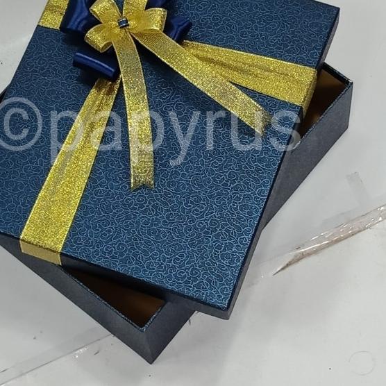 

Papyrus 25x30cm Tinggi 10cm Kotak Kado Gift Box