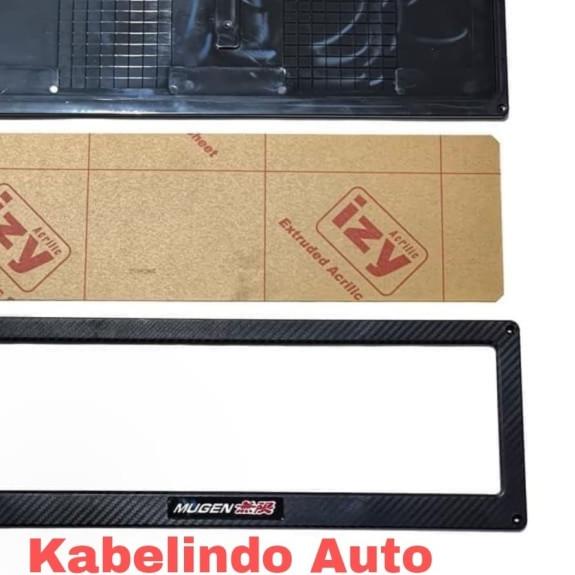COVER / DUDUKAN / TATAKAN / TEMPAT PLAT NOMOR MOBIL AKRILIK IZY CARBON - SPARCO