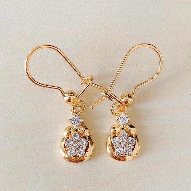 Anting Wanita RIntik BIntang Menawan Zirconia Gold