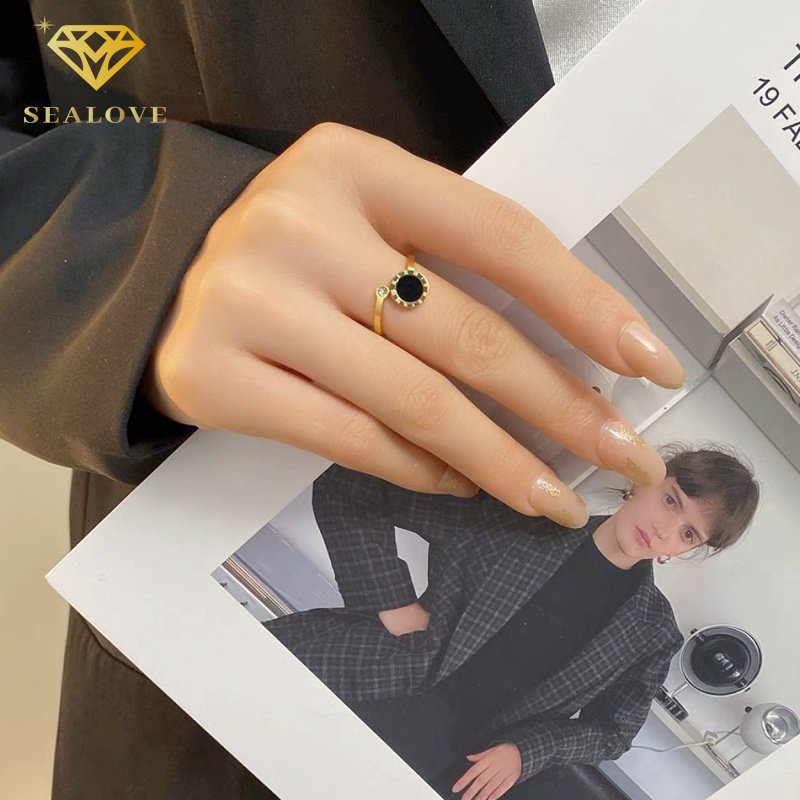 Cincin Titanium Steel Lingkaran Hitam Bilah Horizontal Gold Intan Sederhana Cicin Wanita