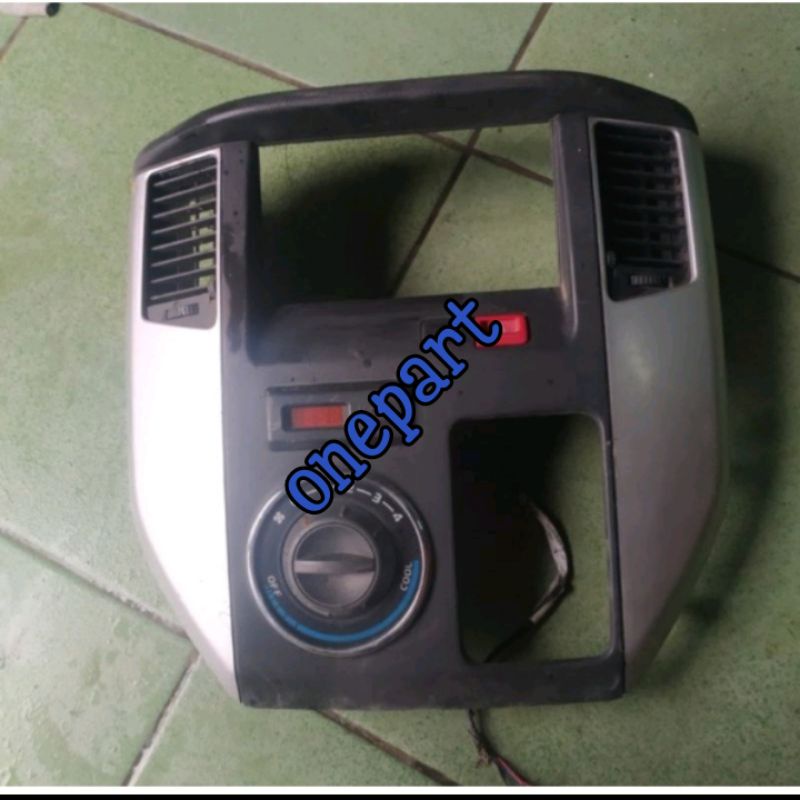 frame panel ac Daihatsu Luxio original.