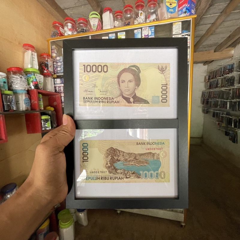 pajangan dinding uang kertas 10rb uang koleksi