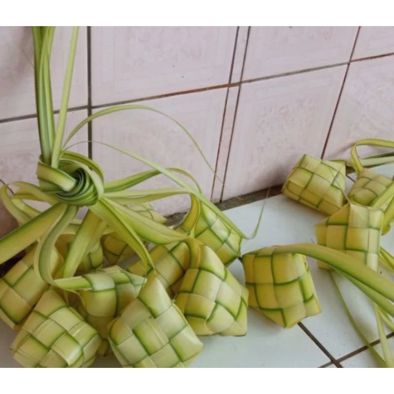 

Cangkang ketupat siap isi perikat (10pc)