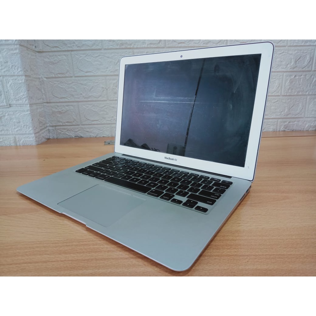 Kesing macbook air 2011 13 inc kondisi 80%