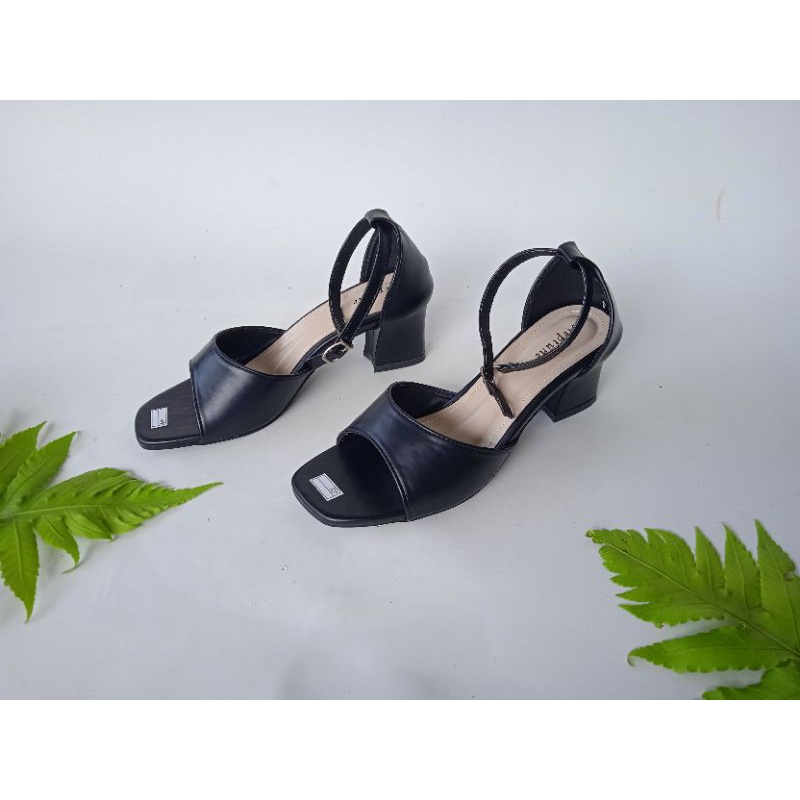 sandal hak wanita gesper terbaru/high heels girls/sandal terbaru dan kekinian h34