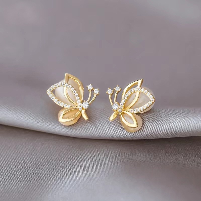 Anting Kupu-Kupu Mutiara Lucu Manis Aksesoris Korea Wanita