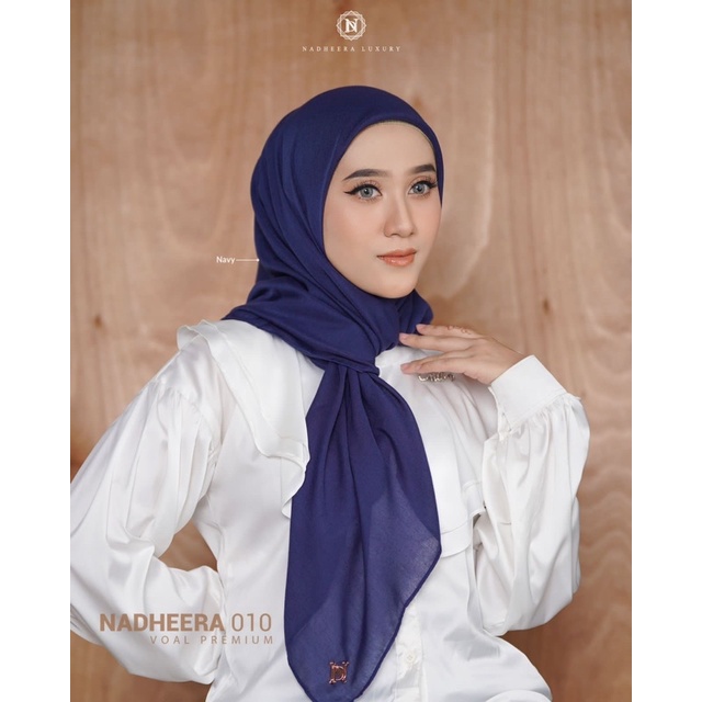 VOAL NADHEERA LUXURY N-010 HIJAB TERNYAMAN