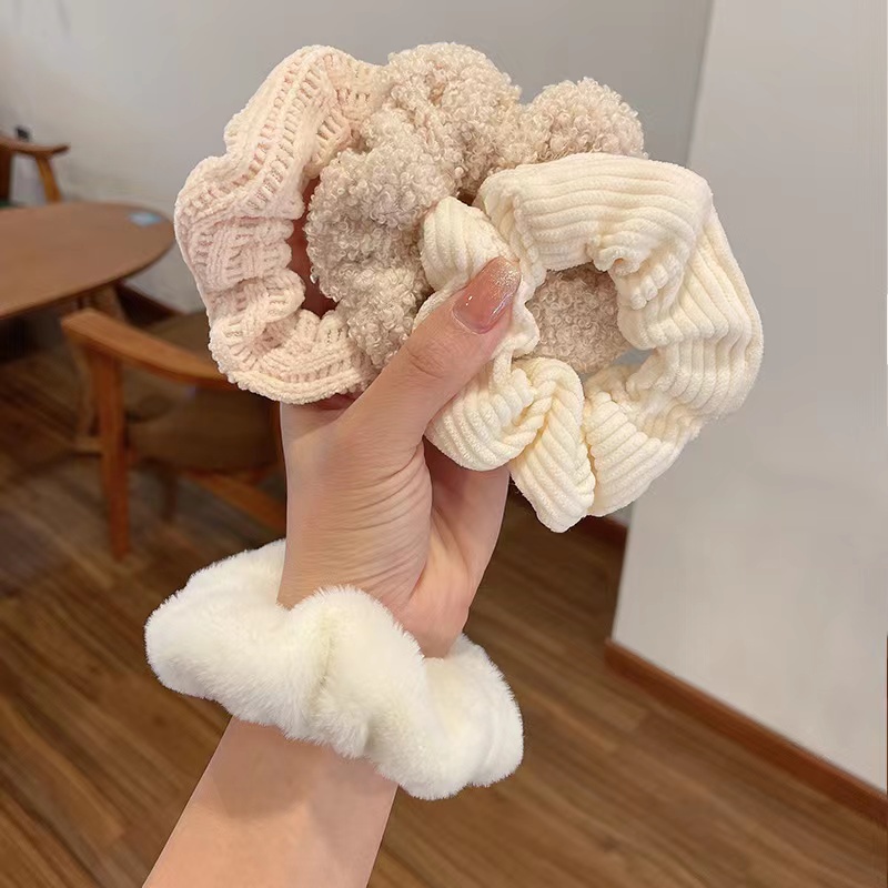 IKAT RAMBUT KOREA SCRUNCHIE BAHAN BULU RASFUR HALUS LEMBUT IKAT RAMBUT PUFFY IMPORT