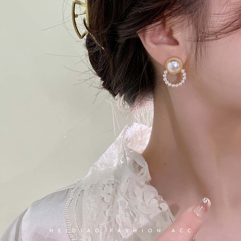 Anting Stud 925 Silver Aksen Mutiara Gaya Korea Retro Untuk Wanita