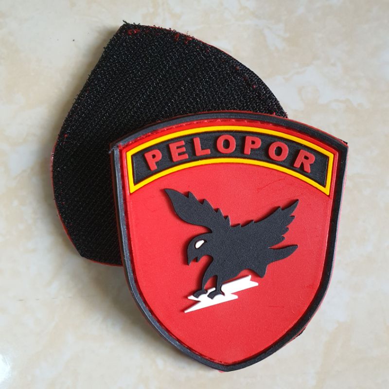 patch rubber logo pelopor / polri / polisi / police / tempelan emblem karet velcro