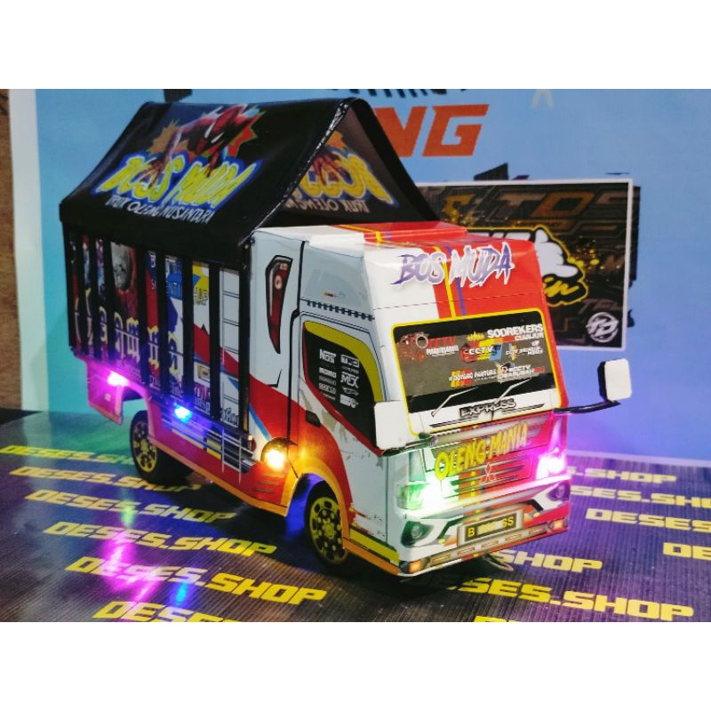 miniatur truck oleng BISA CUSTOM FOTO DAN NAMA DI PINTU BELAKANG