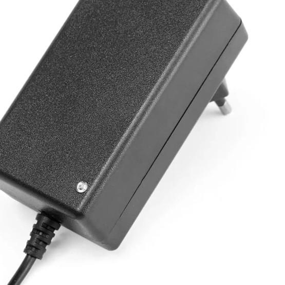 CHARGER BATRE LITHIUM Li-ion 12VOLT 2Amper