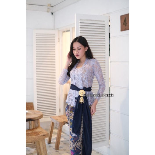 NEW ARRIVAL KEBAYA GLOSY METALIK DENGAN ROK BORDIR STRAIT