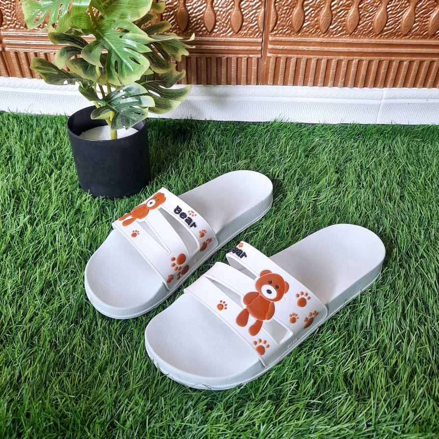 Sandal selop wanita / sendal wanita karet jelly motif Bear warna Putih