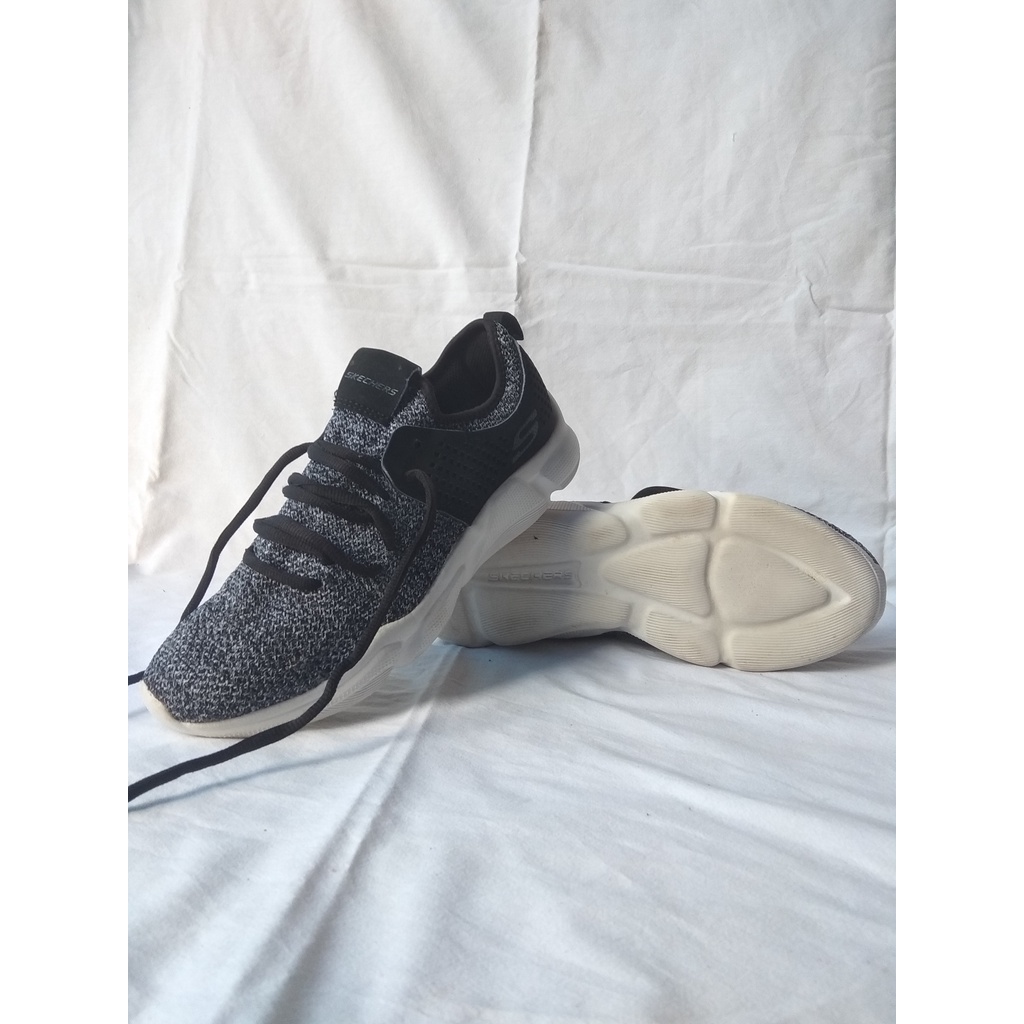 Sepatu Skecher