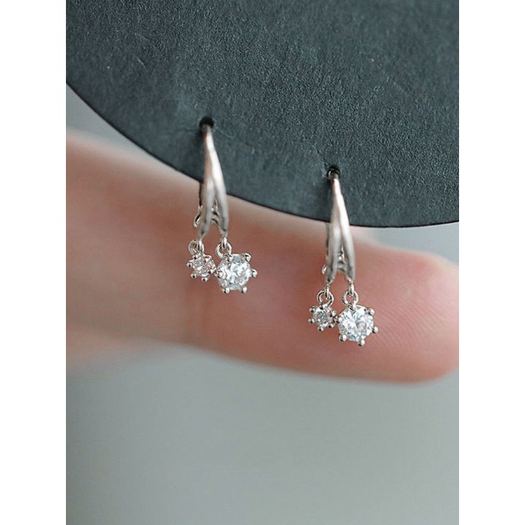 Fancyqube Anting Bentuk Bulat Bahan Cubic Zirconia Warna Silver / Gold Untuk Wanita Charms