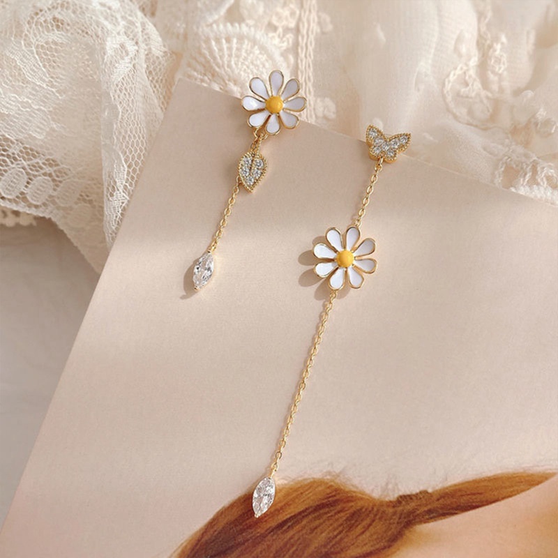 Fancyqube Anting Zircon Bentuk Bunga Daisy Kupu-Kupu Daun Asimetris Gaya Korea Untuk Wanita