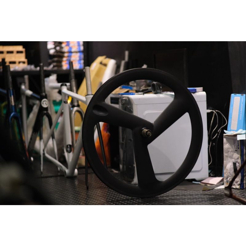 trispoke carbon road rear