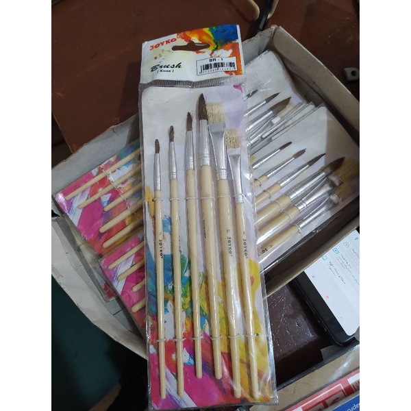 

KUAS CAT LUKIS 1 SET ISI 6 PCS. MERK JOYKO