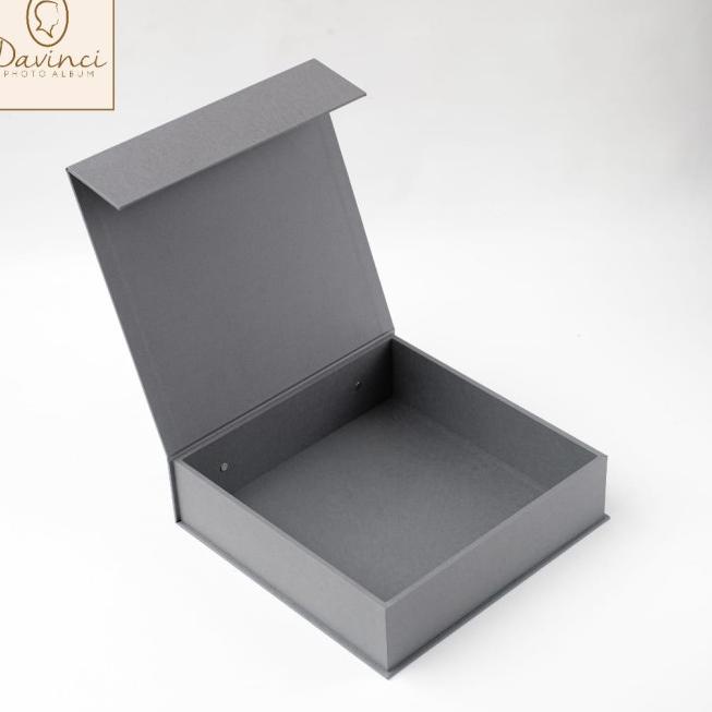 

kotak kado souvenir uk 30x30x8cm Abu-abu