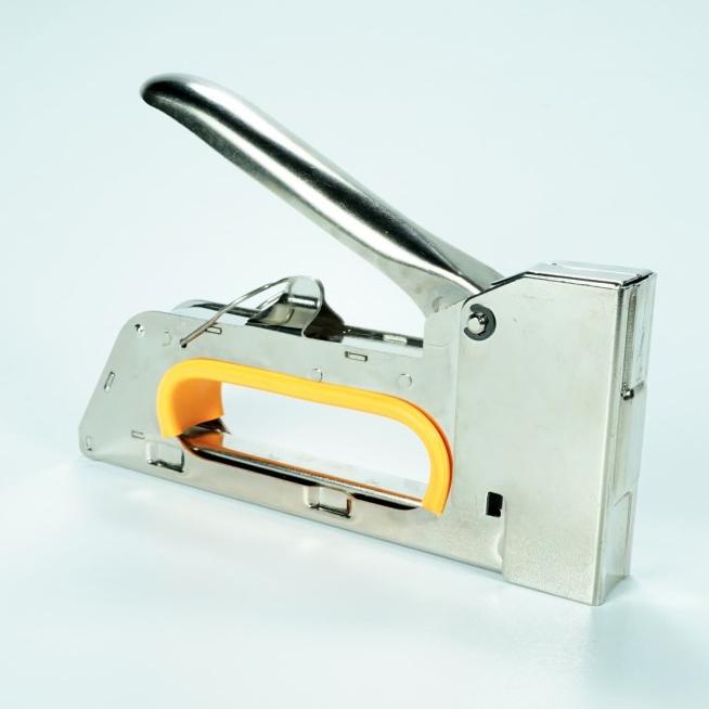 

Mesin Hand Stapler Tacker Manual YUSO Y23 Tembak Staples 13/6 13/8