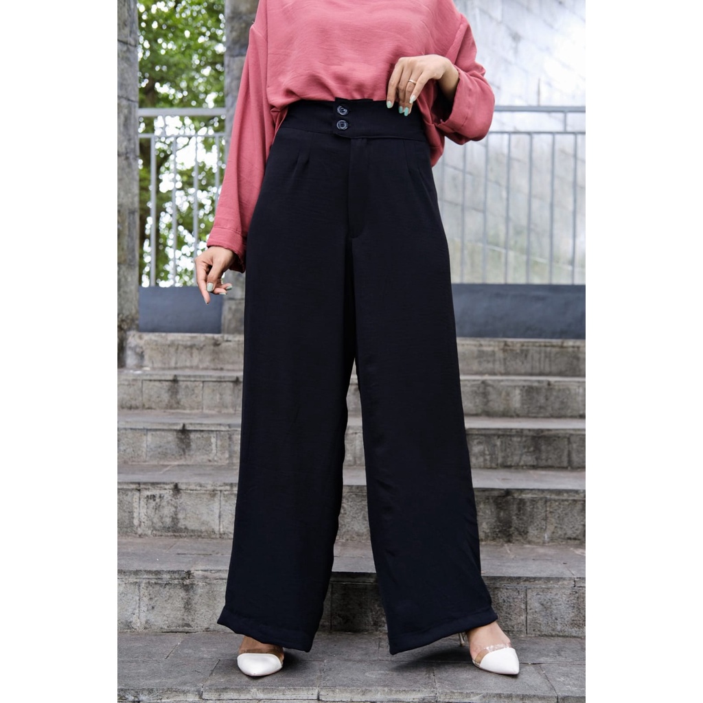 GIORA CELANA KULOT CRINKLE HIGWAIST WANITA LOOSE CULLOTE PANTS Zada Crinkle Cullote Highwaist Wanita Celana Kulot Crinkle Airflow Premium Polos Resleting Luna cringkle pants | celana kulot highwaits wanita CRINKLE AIRFLOW LOOSE PANTS VARIASI KANCING