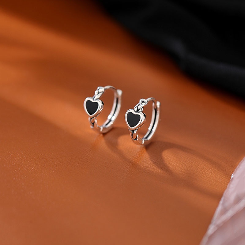 Anting Hoop Bentuk Hati Warna Hitam Silver Untuk Wanita