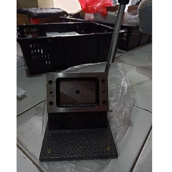 

TELAH HADIR MESIN PLONG ID CARD/PUNCH ID CARD/PVC DIE CUTTER 3498 ☼