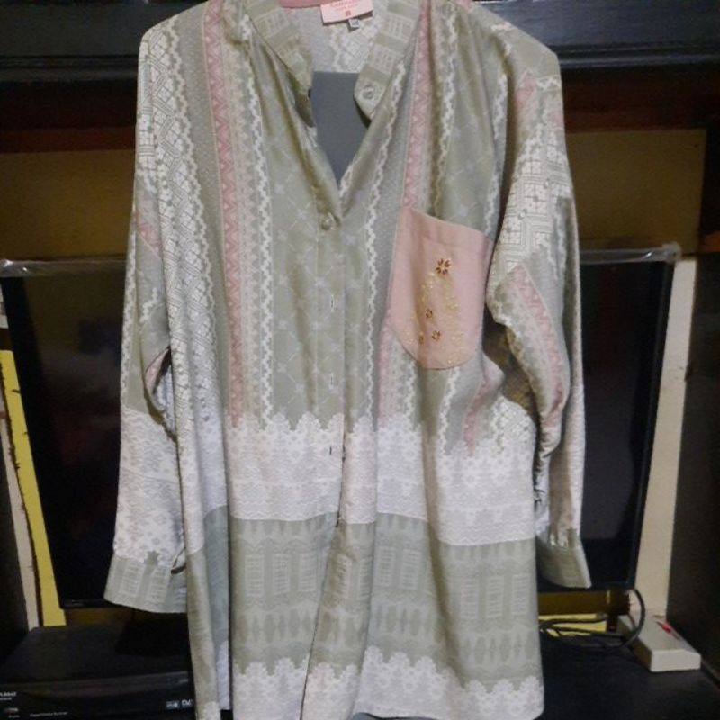 Ria Miranda Salapah Top green